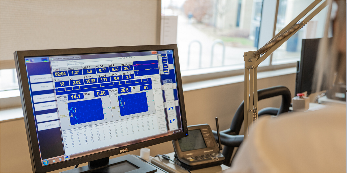 Monitor with data describing how the athlete is doing on the treadmill